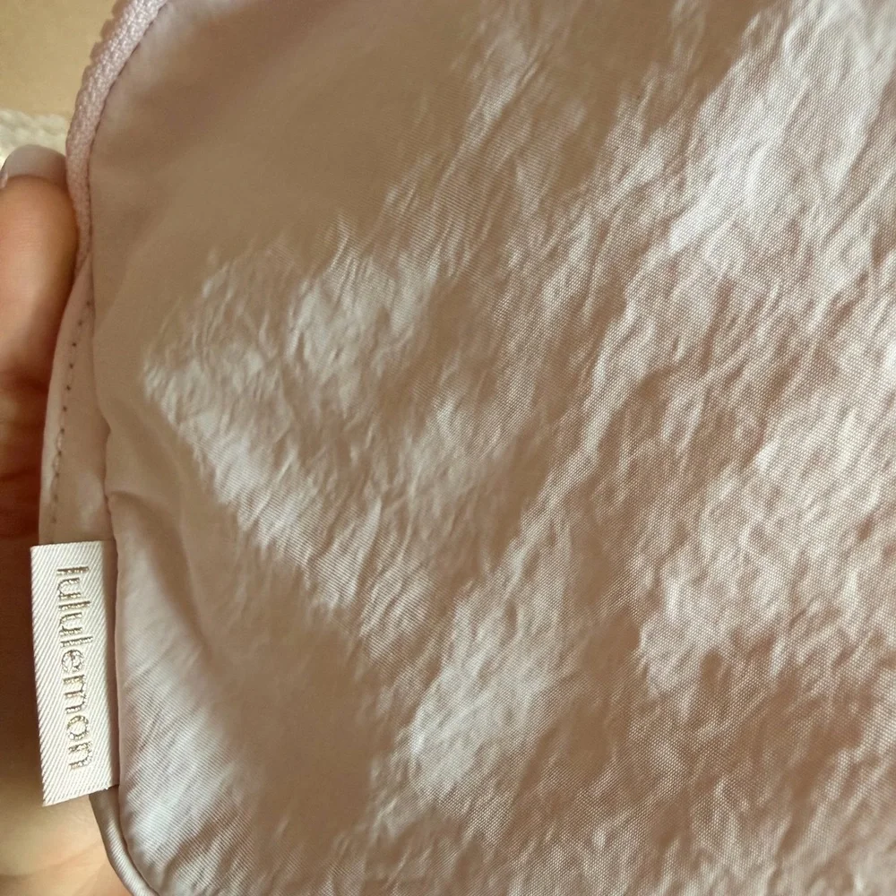 lululemon athletica Light Pink Bell bag - Picture 2 of 6